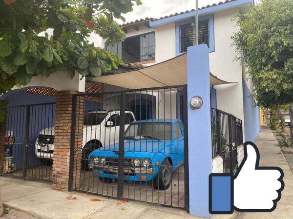 #2574 - Casa para Venta en Villa de Alvarez - CL