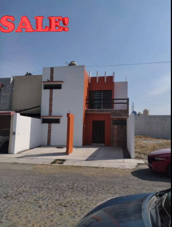 #3718 - Casa para Venta en Villa de Alvarez - CL