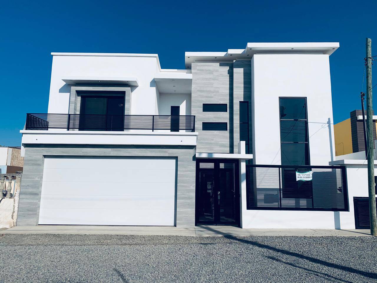 #4213 - Casa para Venta en Ensenada - BC