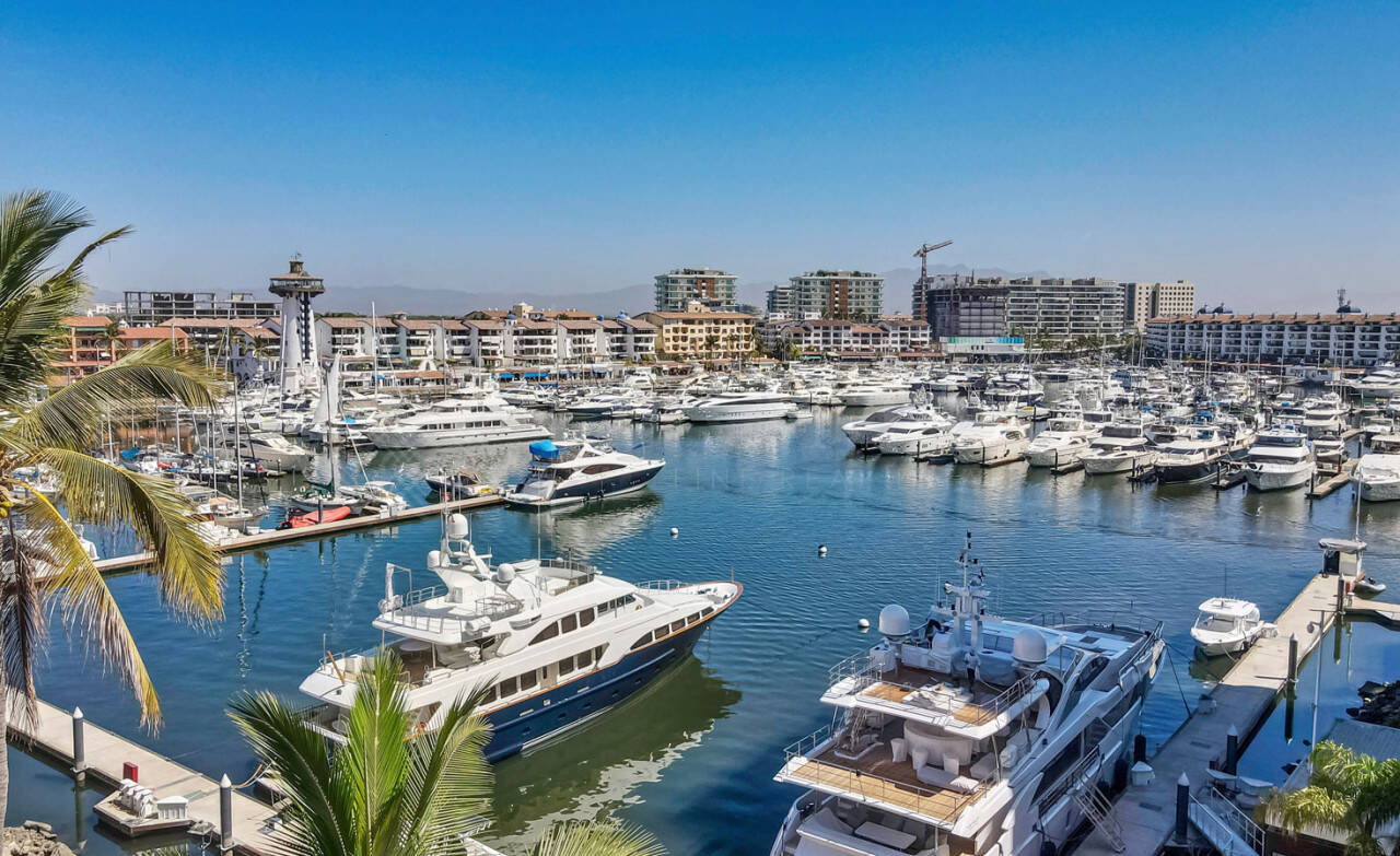 #5010 - CONDOMINIOS para Venta en Puerto Vallarta - JC