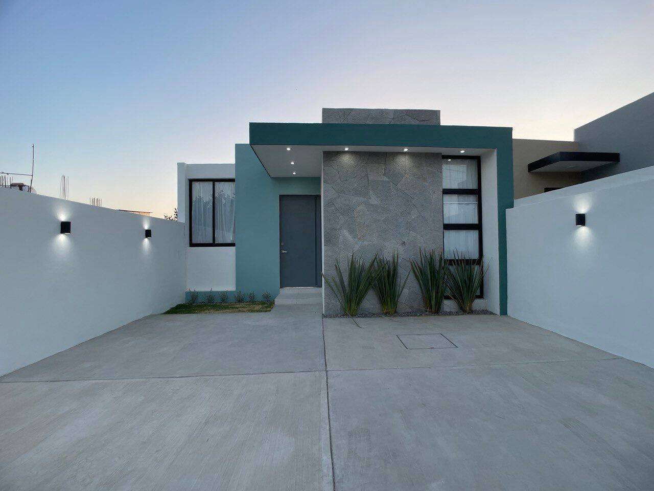 #5071 - Casa para Venta en Villa de Alvarez - CL