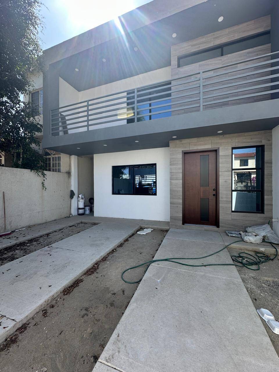 #5547 - Casa para Venta en Ensenada - BC