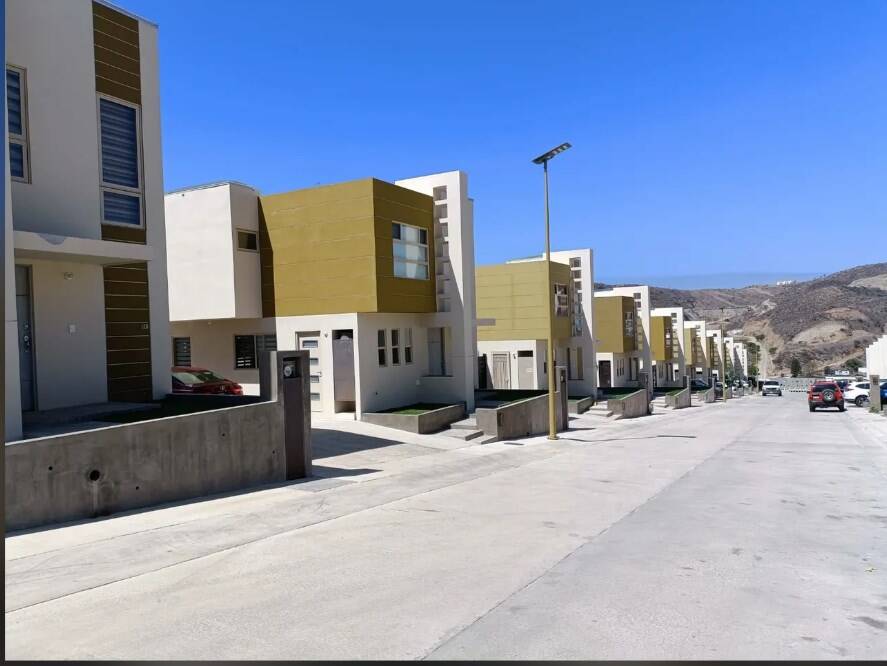 #5635 - Casa para Venta en Ensenada - BC