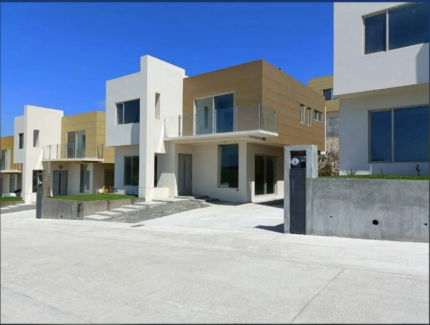 #5636 - Casa para Venta en Ensenada - BC