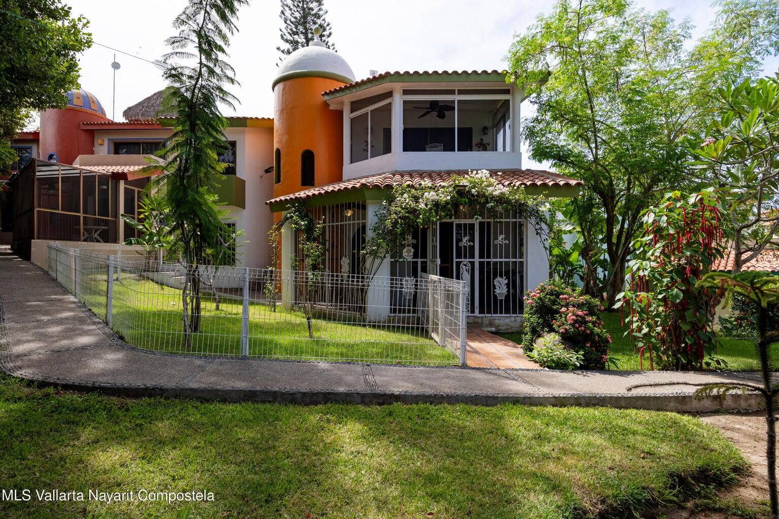 #5889 - Casa para Venta en Bucerías - NT