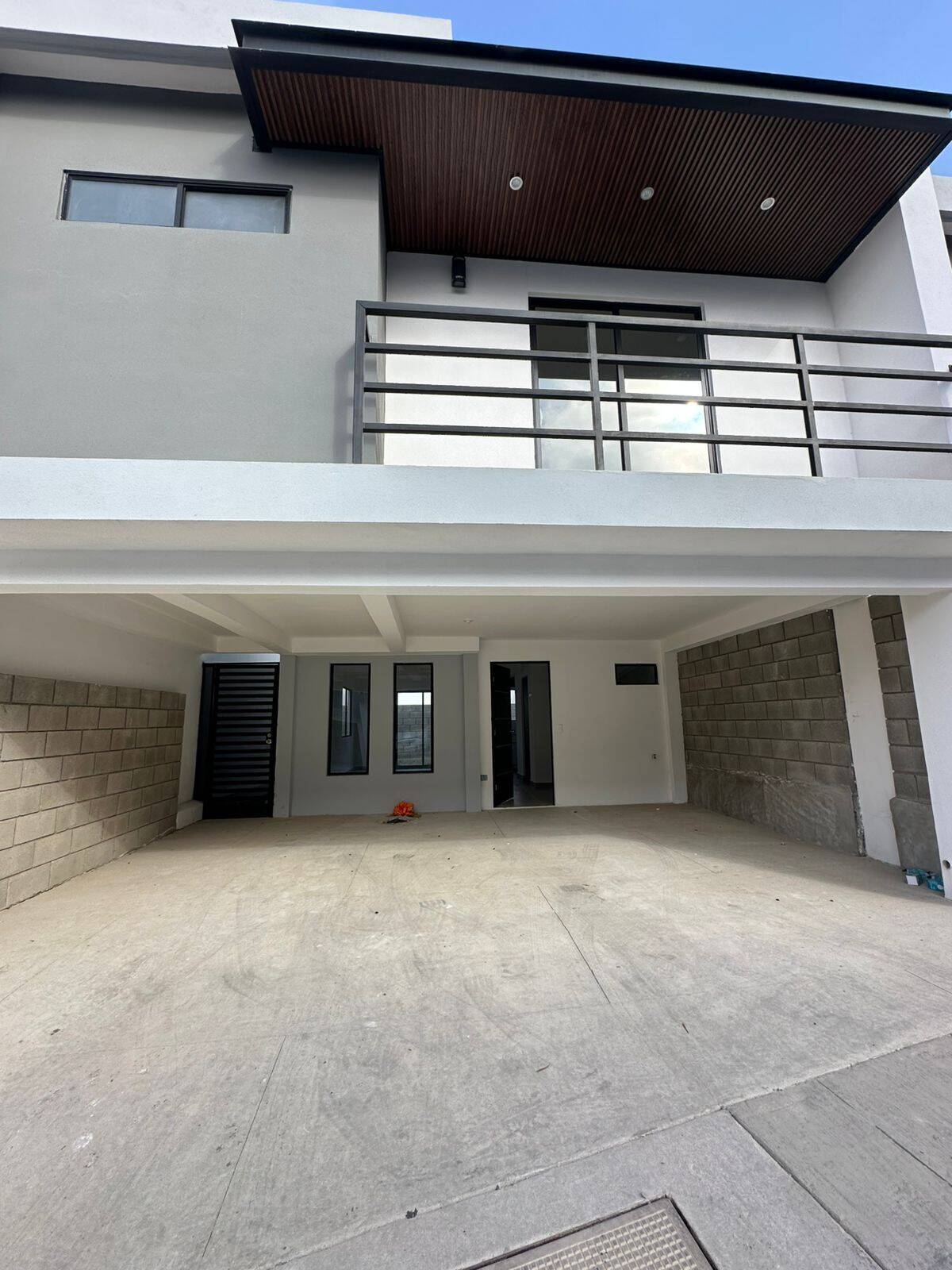 #5982 - Casa para Venta en Ensenada - BC