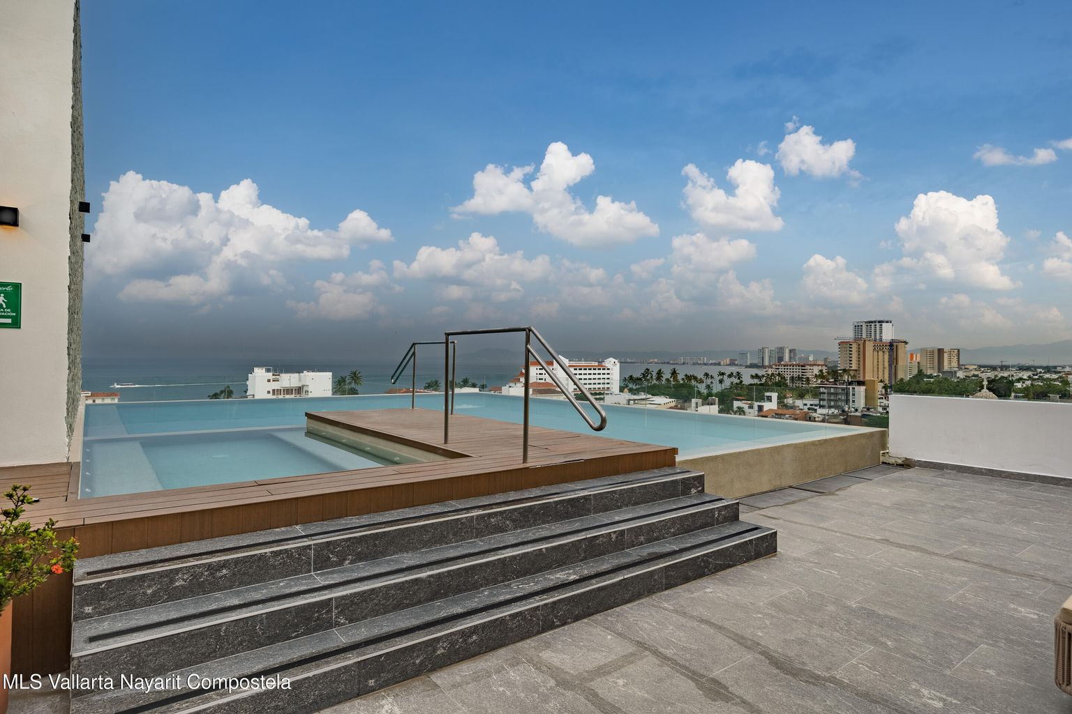 #6047 - Departamento para Venta en Puerto Vallarta - JC