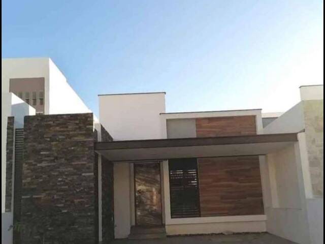 #2581 - Casa para Venta en Villa de Alvarez - CL
