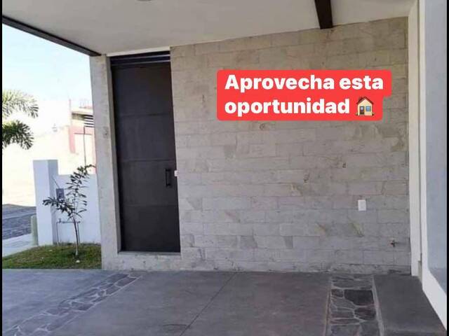 #2581 - Casa para Venta en Villa de Alvarez - CL