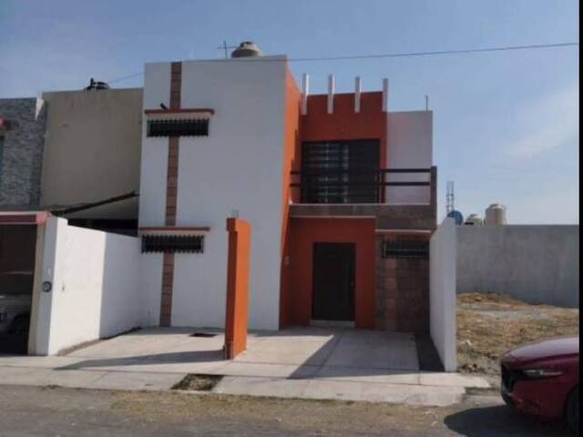 #3718 - Casa para Venta en Villa de Alvarez - CL - 1