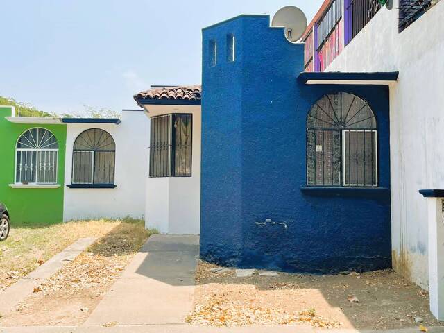 #4999 - Casa para Venta en Villa de Alvarez - CL - 1