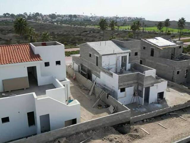 #5349 - Casa para Venta en Ensenada - BC