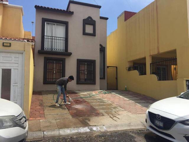 #5351 - Casa para Venta en Tijuana - BC - 2