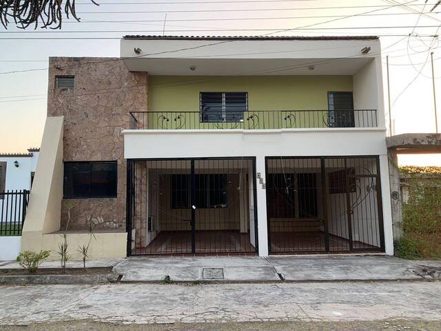 #5382 - Casa para Venta en Colima - CL - 2