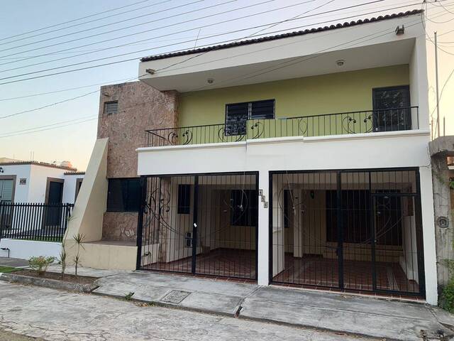 #5382 - Casa para Venta en Colima - CL - 1