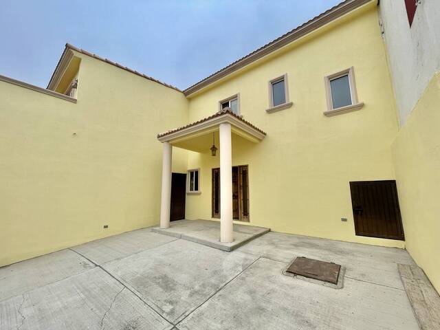 #5460 - Casa para Venta en Playas de Rosarito - BC