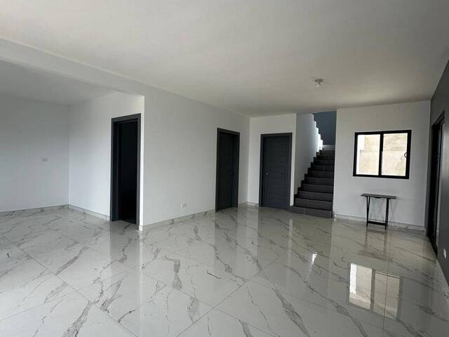 #5545 - Casa para Venta en Ensenada - BC