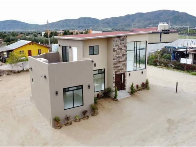 #5550 - Casa para Venta en Ensenada - BC