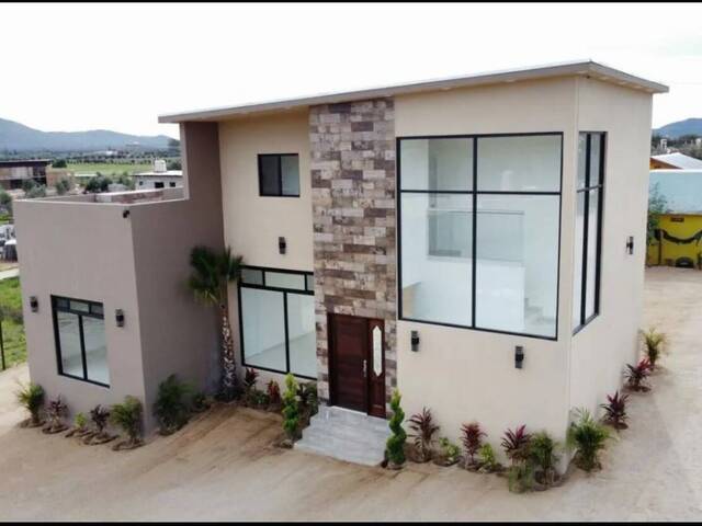 #5550 - Casa para Venta en Ensenada - BC