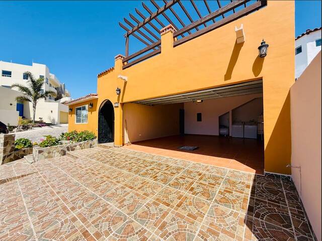 #5653 - Casa para Venta en Playas de Rosarito - BC