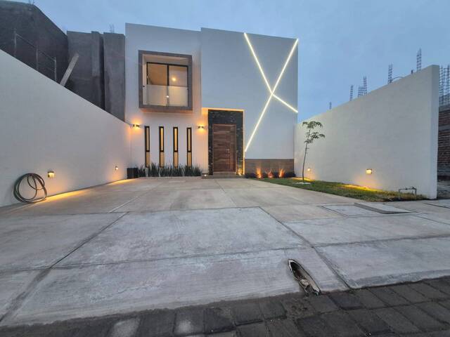 #5858 - Casa para Venta en Villa de Alvarez - CL - 2