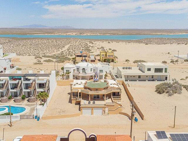 #5861 - Casa para Venta en Puerto Peñasco - SR - 1