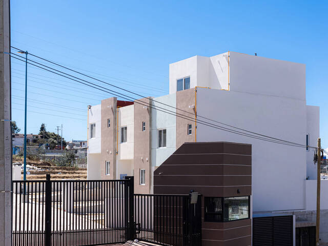 #5921 - Casa para Venta en Playas de Rosarito - BC - 2