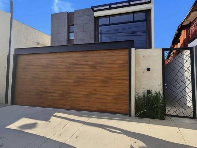 #5930 - Casa para Venta en Tijuana - BC - 1