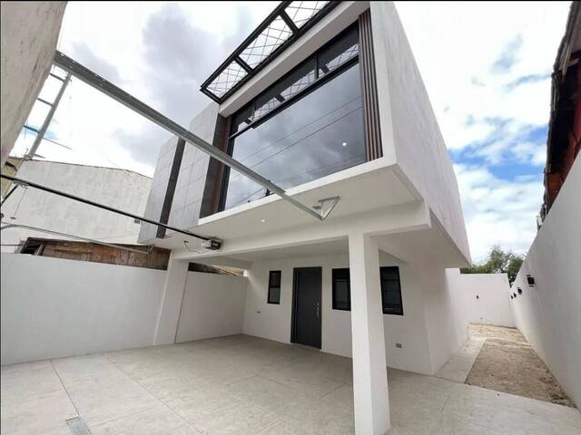 #5930 - Casa para Venta en Tijuana - BC - 2