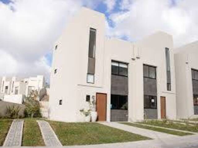 #5900 - Casa para Venta en Playas de Rosarito - BC