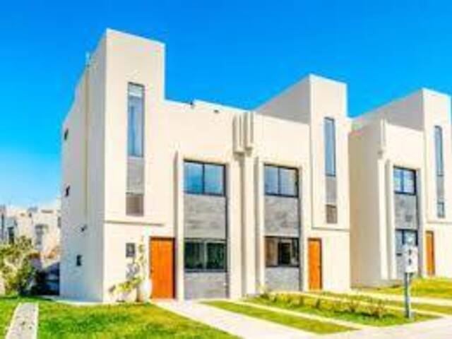 #5900 - Casa para Venta en Playas de Rosarito - BC