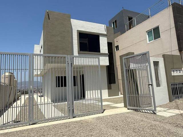 #5971 - Casa para Venta en Ensenada - BC - 1