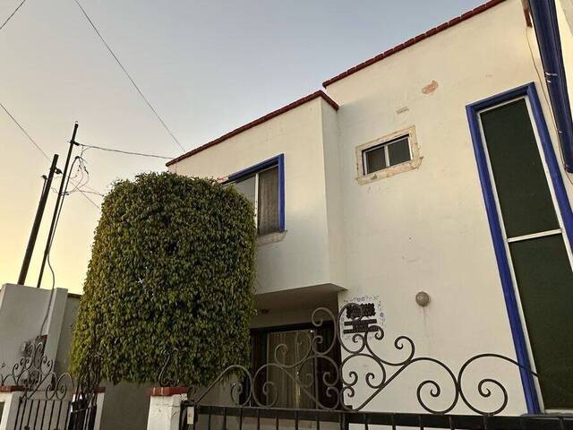 #5979 - Casa para Venta en Ensenada - BC - 1