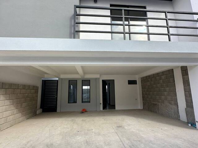 #5982 - Casa para Venta en Ensenada - BC - 1