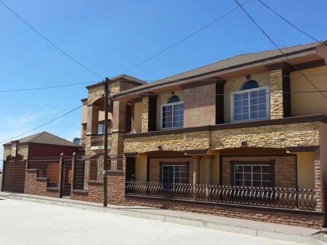 #5983 - Casa para Venta en Ensenada - BC - 1